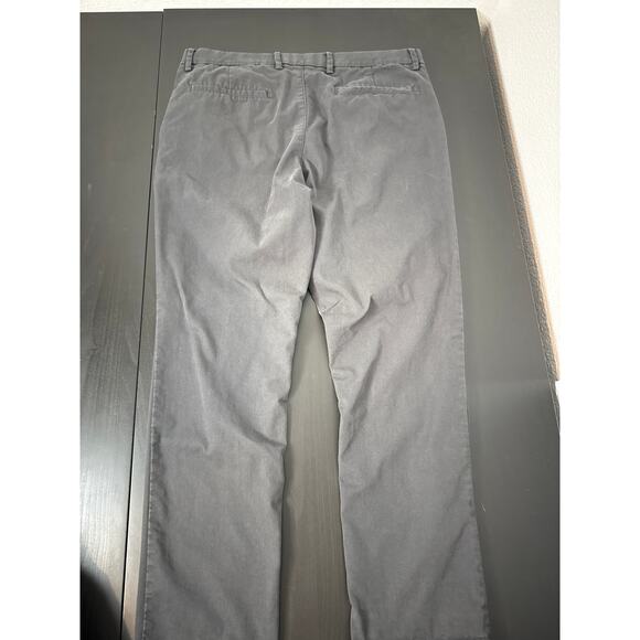 3 pairs of Men’s Old Navy 34x30 Ultimate Tech Slim - black, tan, and gray - Picture 7 of 8